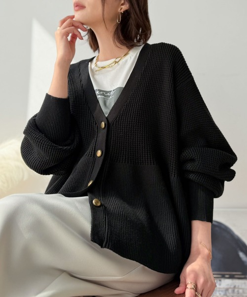 Classical Evon（クラシカルエヴォン）の「【Classical Evon】ペプラムで叶える、大人の華やぎ。ワッフル編み切り替えペプラムニットカーディガン（長袖）（カーディガン/ボレロ・レディース・ブラック/アイボリー/ブラウン/チャコール・SMALL/LARGE/X-LARGE/MEDIUM）」の16枚目の写真