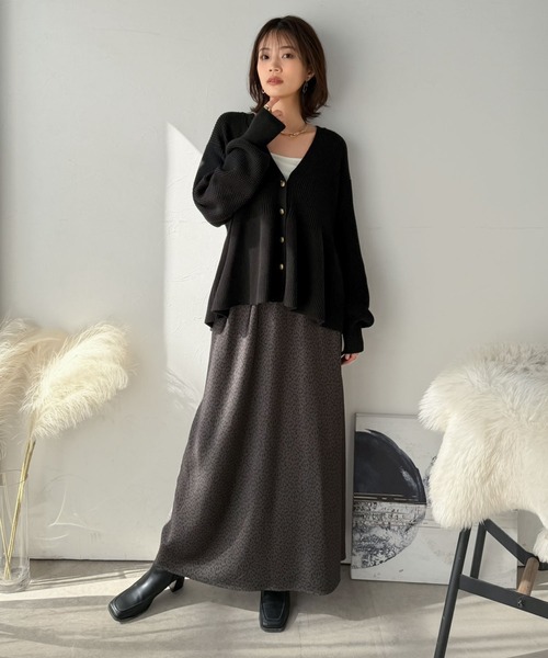 Classical Evon（クラシカルエヴォン）の「【Classical Evon】ペプラムで叶える、大人の華やぎ。ワッフル編み切り替えペプラムニットカーディガン（長袖）（カーディガン/ボレロ・レディース・ブラック/アイボリー/ブラウン/チャコール・SMALL/LARGE/X-LARGE/MEDIUM）」の22枚目の写真
