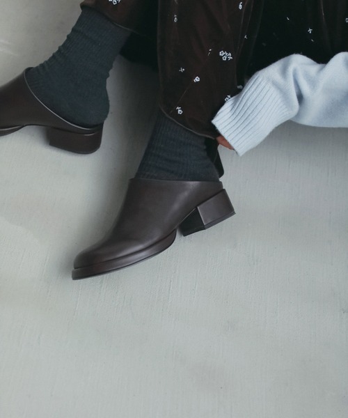 anuke(アンヌーク)の「Square Heel Slip-on(スリッポン・レディース・ブラウン/ブラック・38inch/37inch/36inch)」の2枚目の写真