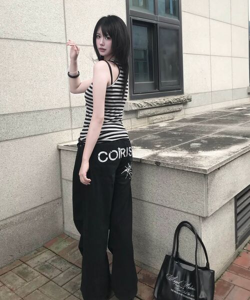 COIRIS(コイリス)の「ドレンバッグダーティロゴパラシュートコットンパンツ 男女共用 (2カラー)(その他パンツ・レディース・カーキ/ブラック・MEDIUM/LARGE)」の18枚目の写真