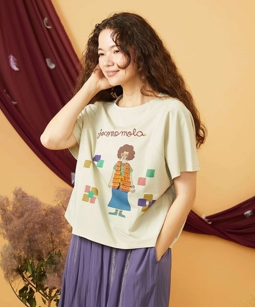 Jocomomola(ホコモモラ)の「【接触冷感】Amigo ガールプリントTシャツ(Tシャツ/カットソー・レディース・ネイビー/クリーム・40)」の1枚目の写真
