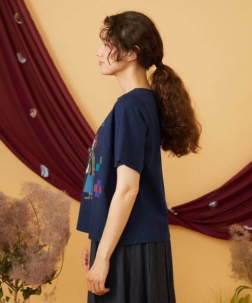 Jocomomola(ホコモモラ)の「【接触冷感】Amigo ガールプリントTシャツ(Tシャツ/カットソー・レディース・ネイビー/クリーム・40)」の12枚目の写真