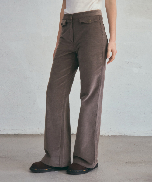 OURNOSTALGIA(アワー ノスタルジア)の「Twin Flap Corduroy Pants_Mocha Brown(O25-PT15)(その他パンツ・レディース・モカ・MEDIUM/SMALL)」の2枚目の写真