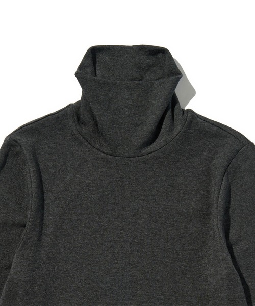 Levi's(リーバイス)の「Levi's/リーバイス シアー レイヤリング タートルネック(Tシャツ/カットソー・レディース・ブラック・XS/S/M)」の6枚目の写真