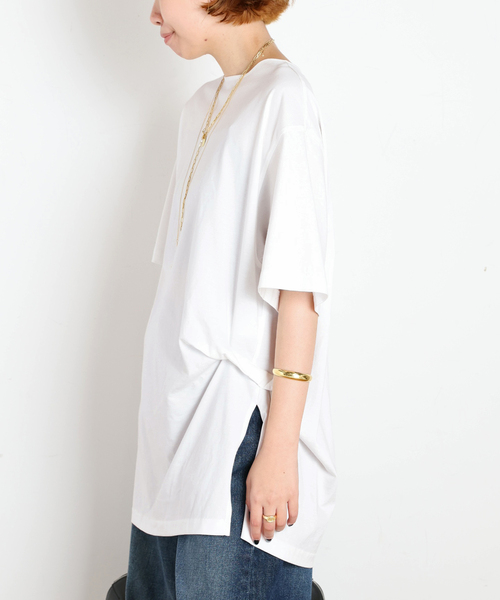 AP STUDIO(エーピーストゥディオ)の「Twist TEE(Tシャツ/カットソー・レディース・ブラック/ホワイト・FREE)」の6枚目の写真