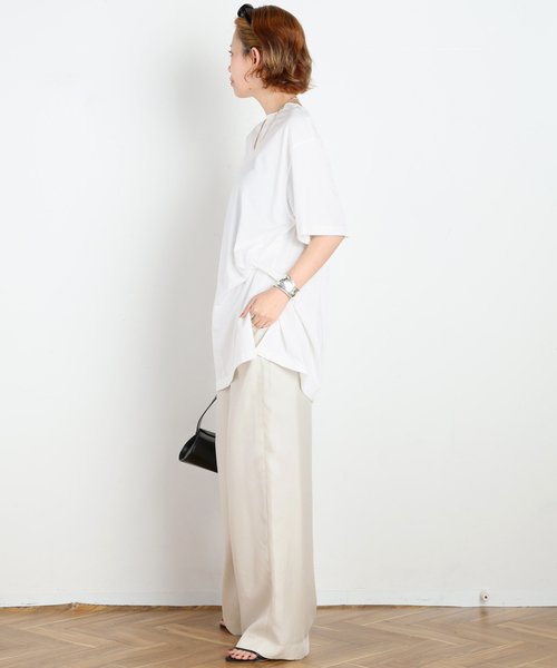 AP STUDIO(エーピーストゥディオ)の「Twist TEE(Tシャツ/カットソー・レディース・ブラック/ホワイト・FREE)」の21枚目の写真