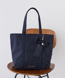 リボンチャーム付きマルチポケットトートバッグ
