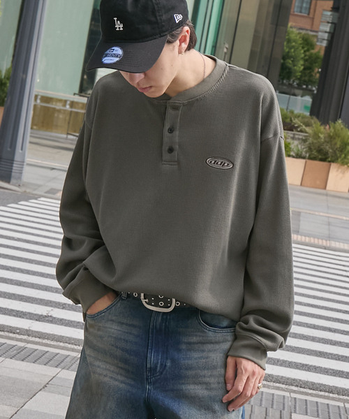 ddp(ディーディーピー)の「ddp/ディーディーピー 別注 サークルロゴ刺繍 サーマル ヘンリーネック長袖Tシャツ(Tシャツ/カットソー・メンズ・カモフラージュ/杢グレー/ダークネイビー/ブラック/カーキ/ブラウン・M/L)」の16枚目の写真