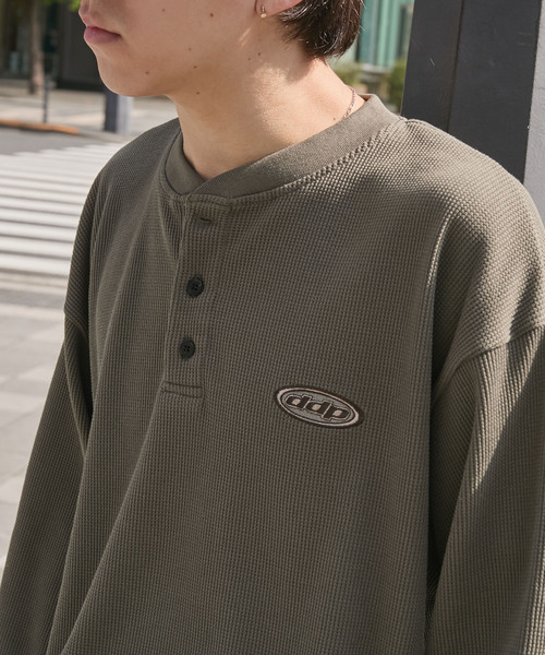 ddp(ディーディーピー)の「ddp/ディーディーピー 別注 サークルロゴ刺繍 サーマル ヘンリーネック長袖Tシャツ(Tシャツ/カットソー・メンズ・カモフラージュ/杢グレー/ダークネイビー/ブラック/カーキ/ブラウン・M/L)」の21枚目の写真