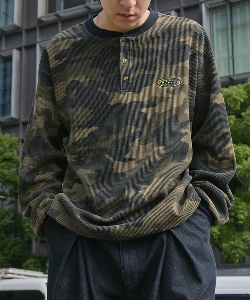 ddp(ディーディーピー)の「ddp/ディーディーピー 別注 サークルロゴ刺繍 サーマル ヘンリーネック長袖Tシャツ(Tシャツ/カットソー・メンズ・カモフラージュ/杢グレー/ダークネイビー/ブラック/カーキ/ブラウン・M/L)」の6枚目の写真