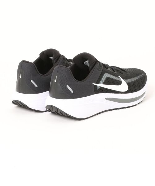 NIKE(ナイキ)の「NIKE ナイキ QUEST 7【超軽量】メンズスニーカー ランニングシューズ 厚底(クエスト7) IM6368-005 ブラック/ホワイト/アンスラサイト(スニーカー・メンズ・ブラック×ホワイト・29.0cm/27.5cm/27.0cm/28.0cm/26.5cm/26.0cm/30.0cm/25.5cm/31cm)」の2枚目の写真