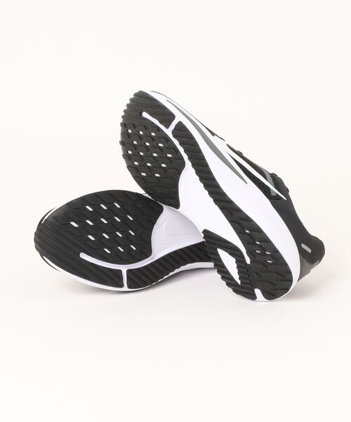 NIKE(ナイキ)の「NIKE ナイキ QUEST 7【超軽量】メンズスニーカー ランニングシューズ 厚底(クエスト7) IM6368-005 ブラック/ホワイト/アンスラサイト(スニーカー・メンズ・ブラック×ホワイト・29.0cm/27.5cm/27.0cm/28.0cm/26.5cm/26.0cm/30.0cm/25.5cm/31cm)」の3枚目の写真