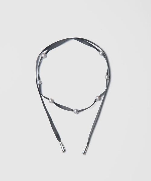 JOURNAL STANDARD（ジャーナルスタンダード）の「【TEINTE/タント】 CALLA 7PEARL RIBBON NECKLACE（ネックレス・レディース・チャコールグレー・FREE）」の10枚目の写真