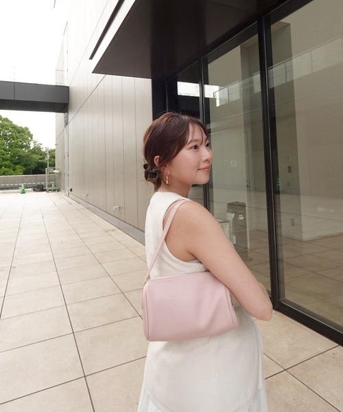 Reurie'(レウリィ)の「スクエアバッグ(saki select) / ミニバッグ シンプル ベーシック アイボリー ブラック ピンク(ショルダーバッグ・レディース・ブラック/アイボリー/ピンク・FREE)」の17枚目の写真