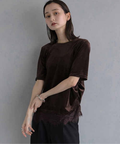 &g'aime(アンジェム)の「【&g'aime 】シアーベロア裾レーストップス Sheer Velour Lace-Trimmed Top(Tシャツ/カットソー・レディース・オフホワイト/ブラウン/ブラック・FREE)」の1枚目の写真