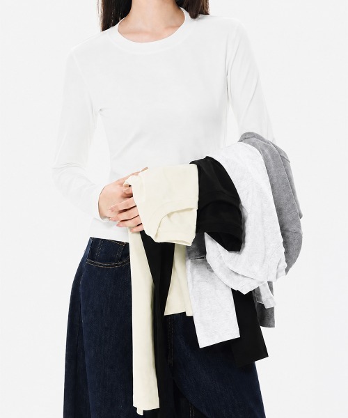 Miniministore（ミニミニストア）の「長袖Tシャツレディース無地ロンTインナー（Tシャツ/カットソー・レディース・アイボリー/カーキブラウン/ネイビー/グレー/ライトグレー/ブラック/ホワイト/ベージュ・FREE）」の2枚目の写真