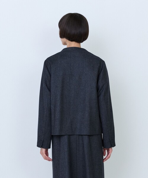 LOISIR（ロワズィール）の「クラシカルツイードショートジャケット（ノーカラージャケット・レディース・ベージュ/チャコールグレー・FREE）」の17枚目の写真