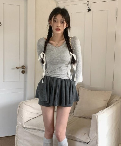 SHEPP(シープ)の「【26年秋冬新作】Vネック クロスデザイン カシュクール カットソー(Tシャツ/カットソー・レディース・グレー/ブラック/パープル/ホワイト・M)」の5枚目の写真