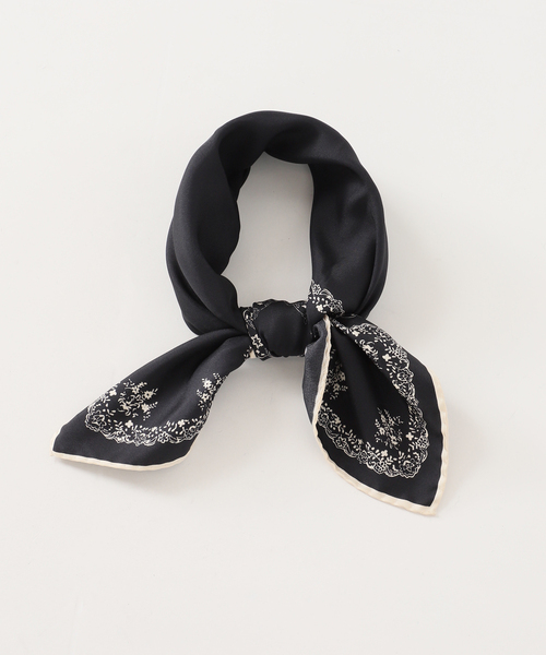 journal standard L'essage(ジャーナルスタンダードレサージュ)の「AENEIS/エネス Vintage Lace silk scarf 70 スカーフ(バンダナ/スカーフ・レディース・ブラック・FREE)」の2枚目の写真