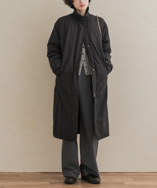 URBAN RESEARCH DOORS(アーバンリサーチドアーズ)の「ステッチレスライトダウンロングコート(その他アウター・レディース・ブラック/ベージュ系その他・FREE)」の4枚目の写真