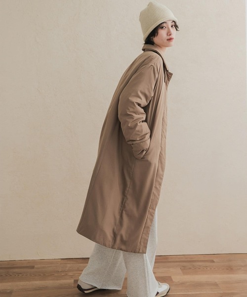 URBAN RESEARCH DOORS(アーバンリサーチドアーズ)の「ステッチレスライトダウンロングコート(その他アウター・レディース・ブラック/ベージュ系その他・FREE)」の15枚目の写真