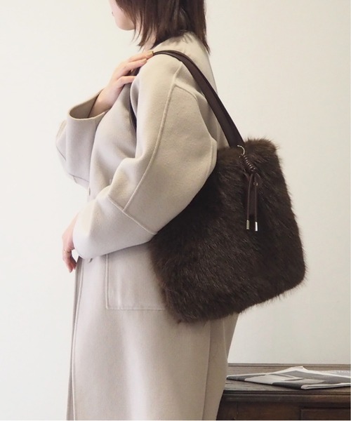 GUSCIO(グッシオ)の「【グッシオベーシック】ファーバッグ チャーム付き(トートバッグ・レディース・ブラック/ブラウン/グレイッシュベージュ・FREE)」の14枚目の写真