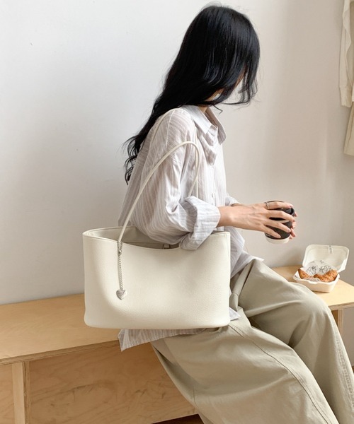 Alum'(アルム)の「【A4・PC対応】華奢ハンドルトートバッグ(トートバッグ・レディース・ホワイト/ブラウン/ブラック・FREE)」の1枚目の写真