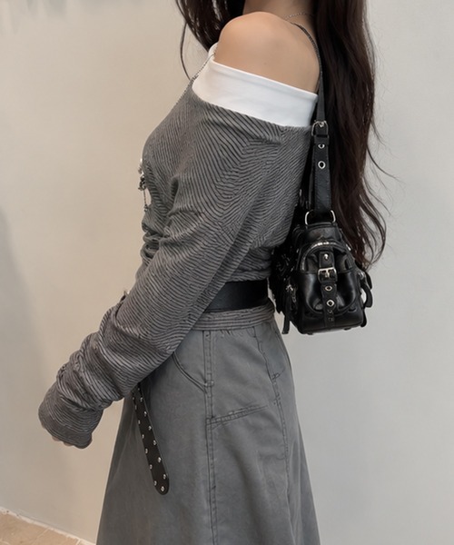 Chiina(チーナ)の「【Chiina】レイヤード風ワンショルカットソー(Tシャツ/カットソー・レディース・ブラック/ブラウン/グレー・FREE)」の10枚目の写真