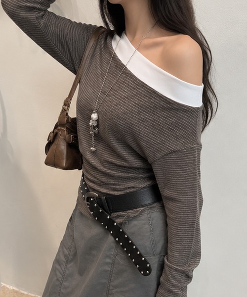 Chiina(チーナ)の「【Chiina】レイヤード風ワンショルカットソー(Tシャツ/カットソー・レディース・ブラック/ブラウン/グレー・FREE)」の4枚目の写真