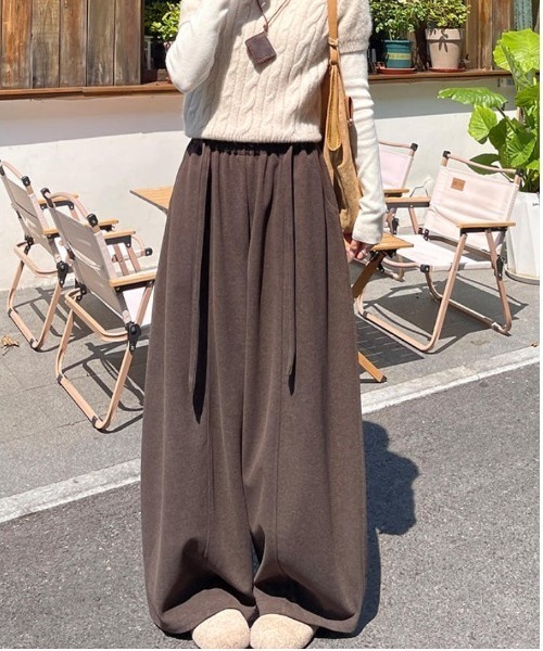 Bifrost(ビフレスト)の「ウールカシミヤ調生地ストレートパンツ(その他パンツ・レディース・グレー/ブラウン/ブラック・L/M/S)」の3枚目の写真