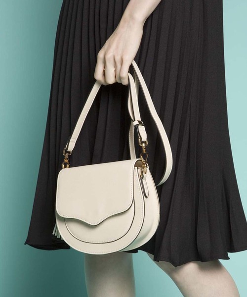 PLAIN CLOTHING(プレーンクロージング)の「タッセルミニショルダーバッグ/ポシェット【PLAIN CLOTHING】(ショルダーバッグ・レディース・ブラック/ホワイト・FREE)」の2枚目の写真
