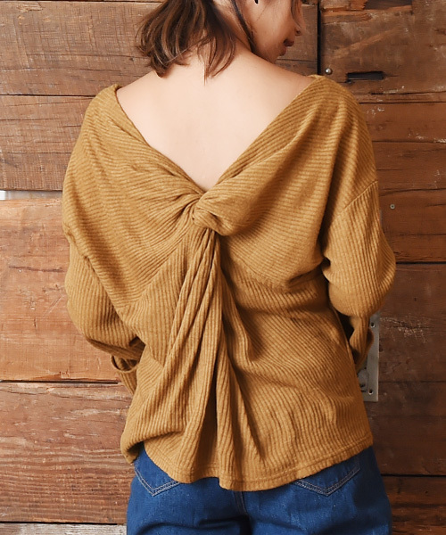 Luz Llena (philter)(ラズレナ フィルター)の「バッククロス・リブ編みニットソートップス(Tシャツ/カットソー・レディース・キャメル/レッド/ブラック・MEDIUM)」の3枚目の写真