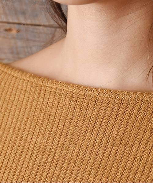 Luz Llena (philter)(ラズレナ フィルター)の「バッククロス・リブ編みニットソートップス(Tシャツ/カットソー・レディース・キャメル/レッド/ブラック・MEDIUM)」の9枚目の写真