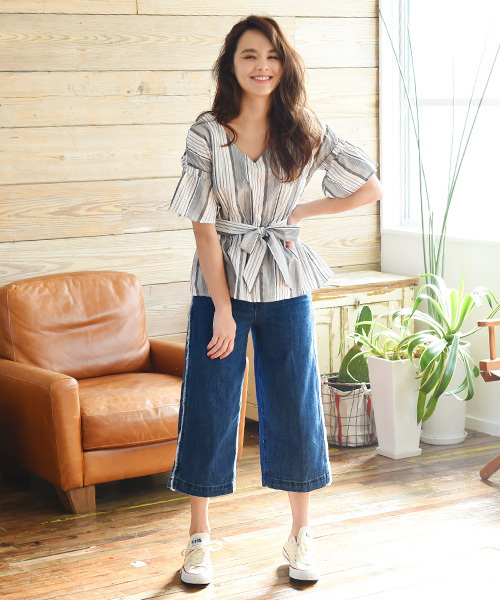 Luz Llena (philter)（ラズレナ　フィルター）の「[綿100%]サイドフリンジ・デニムワイドパンツ（デニムパンツ・レディース・ブルー/サックスブルー・MEDIUM/LARGE）」の13枚目の写真