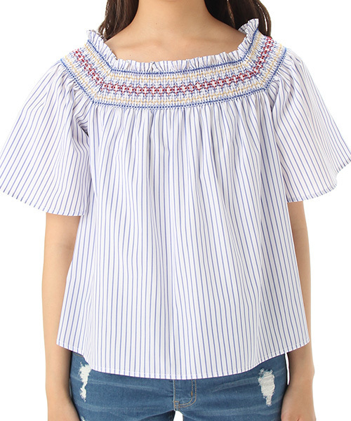 Honeys（ハニーズ）の「スモッキング刺繍ブラウス（シャツ/ブラウス・レディース・ブルー系その他/レッド/オフホワイト・L/M）」の8枚目の写真