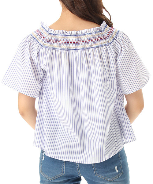 Honeys（ハニーズ）の「スモッキング刺繍ブラウス（シャツ/ブラウス・レディース・ブルー系その他/レッド/オフホワイト・L/M）」の9枚目の写真