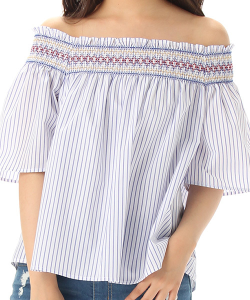 Honeys（ハニーズ）の「スモッキング刺繍ブラウス（シャツ/ブラウス・レディース・ブルー系その他/レッド/オフホワイト・L/M）」の11枚目の写真