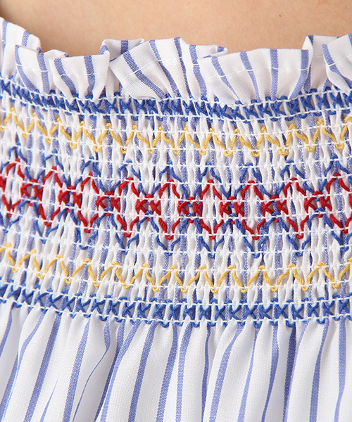 Honeys（ハニーズ）の「スモッキング刺繍ブラウス（シャツ/ブラウス・レディース・ブルー系その他/レッド/オフホワイト・L/M）」の12枚目の写真