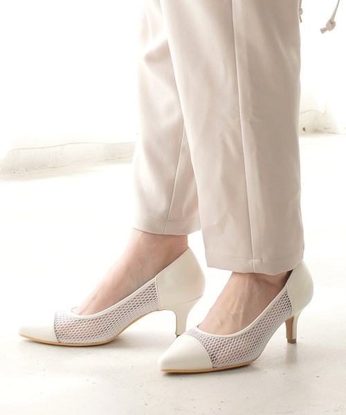 AmiAmi(アミアミ)の「走れるパンプス/美脚ポインテッドトゥ6㎝ヒールパンプス(パンプス・レディース・パープル/ネイビー/ブラック/カーキ/ベージュ系その他/ブラック系その他/チェック/レッド/グレー/レオパード/イエロー/ブラック系その他2/パイソン/ベージュ系その他2/ピンク/グレイッシュベージュ/ホワイト×シルバー/ベージュ系その他3/ピンクベージュ/ブルー系その他/グリーン系その他/キャメル/ダークオレンジ/アイボリー/ブラック系その他3/オリーブ/マルチ/モカ/ホワイト系その他/ブラック系その他4/ベージュ系その他4/ライトカーキ/ベージュ系その他5/ダークグレー/ライトグレー/グレー系その他/ブラック系その他5/ブラウン/ベージュ系その他6/シルバー/ホワイト系その他2/パープル系その他/バーガンディー/グリーン系その他2/ブラウン系その他・35/38/39/36/34/37)」の3枚目の写真