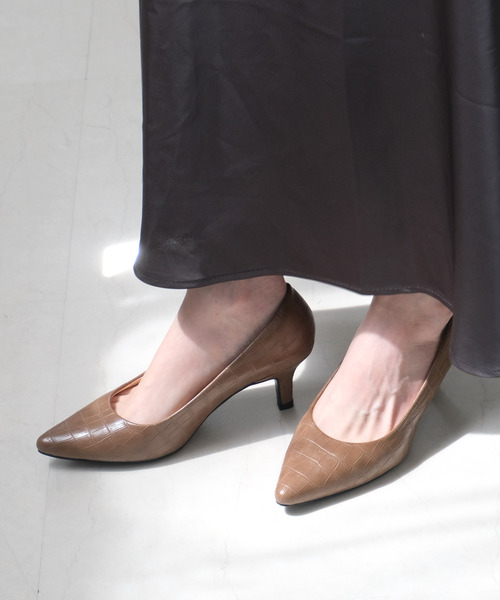 AmiAmi(アミアミ)の「走れるパンプス/美脚ポインテッドトゥ6㎝ヒールパンプス(パンプス・レディース・パープル/ネイビー/ブラック/カーキ/ベージュ系その他/ブラック系その他/チェック/レッド/グレー/レオパード/イエロー/ブラック系その他2/パイソン/ベージュ系その他2/ピンク/グレイッシュベージュ/ホワイト×シルバー/ベージュ系その他3/ピンクベージュ/ブルー系その他/グリーン系その他/キャメル/ダークオレンジ/アイボリー/ブラック系その他3/オリーブ/マルチ/モカ/ホワイト系その他/ブラック系その他4/ベージュ系その他4/ライトカーキ/ベージュ系その他5/ダークグレー/ライトグレー/グレー系その他/ブラック系その他5/ブラウン/ベージュ系その他6/シルバー/ホワイト系その他2/パープル系その他/バーガンディー/グリーン系その他2/ブラウン系その他・35/38/39/36/34/37)」の15枚目の写真