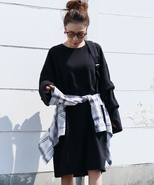 reca（レカ）の「袖コンシャス◇超ビッグシルエットスウェットカットソー（ワンピース・レディース・ブラック/グレー/グレー系その他・FREE）」の4枚目の写真