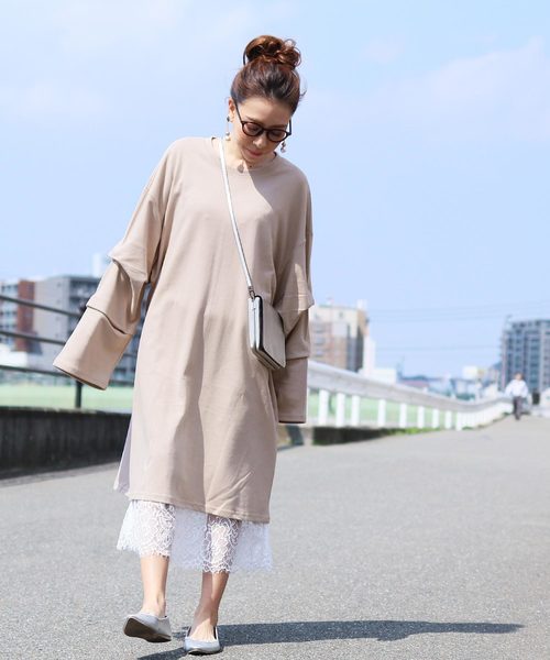 reca（レカ）の「袖コンシャス◇超ビッグシルエットスウェットカットソー（ワンピース・レディース・ブラック/グレー/グレー系その他・FREE）」の16枚目の写真