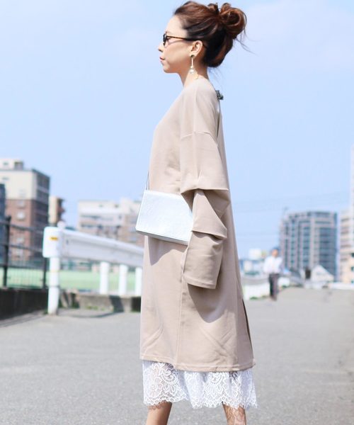 reca（レカ）の「袖コンシャス◇超ビッグシルエットスウェットカットソー（ワンピース・レディース・ブラック/グレー/グレー系その他・FREE）」の15枚目の写真