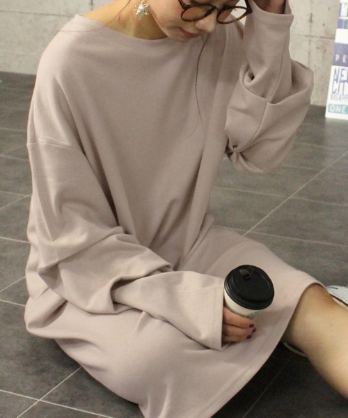 reca（レカ）の「袖コンシャス◇超ビッグシルエットスウェットカットソー（ワンピース・レディース・ブラック/グレー/グレー系その他・FREE）」の3枚目の写真