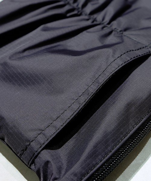 TODAYFUL（トゥデイフル）の「ポケットナイロンサコッシュ（ボディバッグ/ウエストポーチ・レディース・ホワイト/ブラック/ボルドー・FREE）」の16枚目の写真