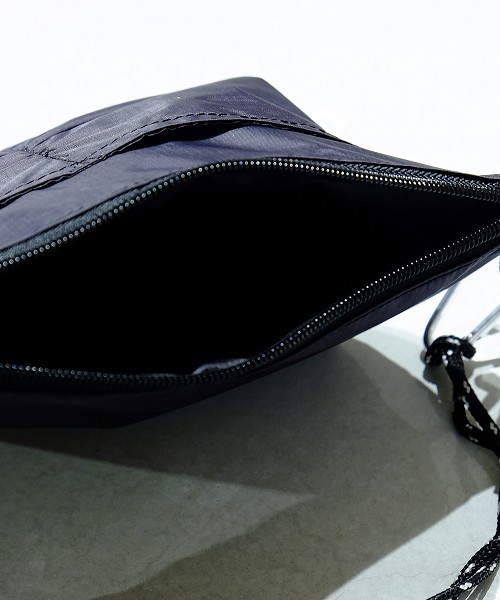 TODAYFUL（トゥデイフル）の「ポケットナイロンサコッシュ（ボディバッグ/ウエストポーチ・レディース・ホワイト/ブラック/ボルドー・FREE）」の18枚目の写真