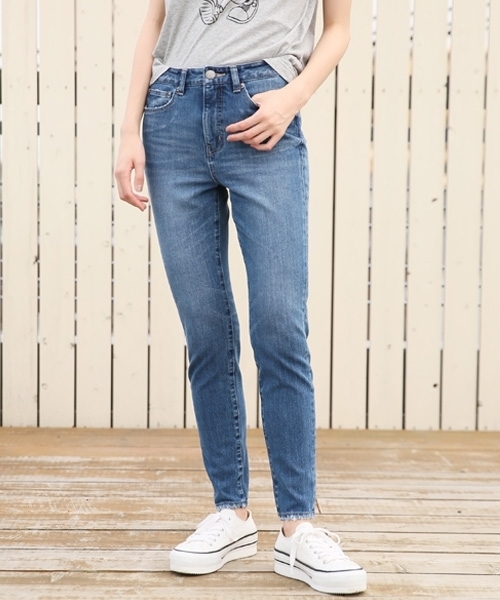 LOWRYS FARM(ローリーズファーム)の「CONEスキニー 800864(デニムパンツ・レディース・ブルー/ネイビー・SMALL/X-SMALL/MEDIUM/LARGE)」の2枚目の写真