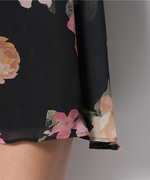 LILIDIA（リリディア）の「フラワーテールキャミOP（ワンピース・レディース・ブルー/ライトベージュ/ブラック・2/1）」の9枚目の写真