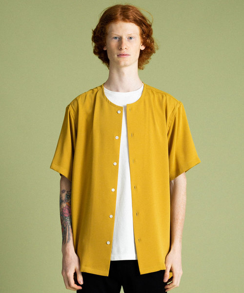 UNITED TOKYO（ユナイテッドトウキョウ）の「サテンショートスリーブノーカラーシャツ（シャツ/ブラウス・メンズ・ブラック/イエロー/ブルー/グリーン・1/2/3）」の15枚目の写真