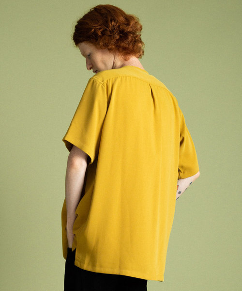 UNITED TOKYO（ユナイテッドトウキョウ）の「サテンショートスリーブノーカラーシャツ（シャツ/ブラウス・メンズ・ブラック/イエロー/ブルー/グリーン・1/2/3）」の13枚目の写真
